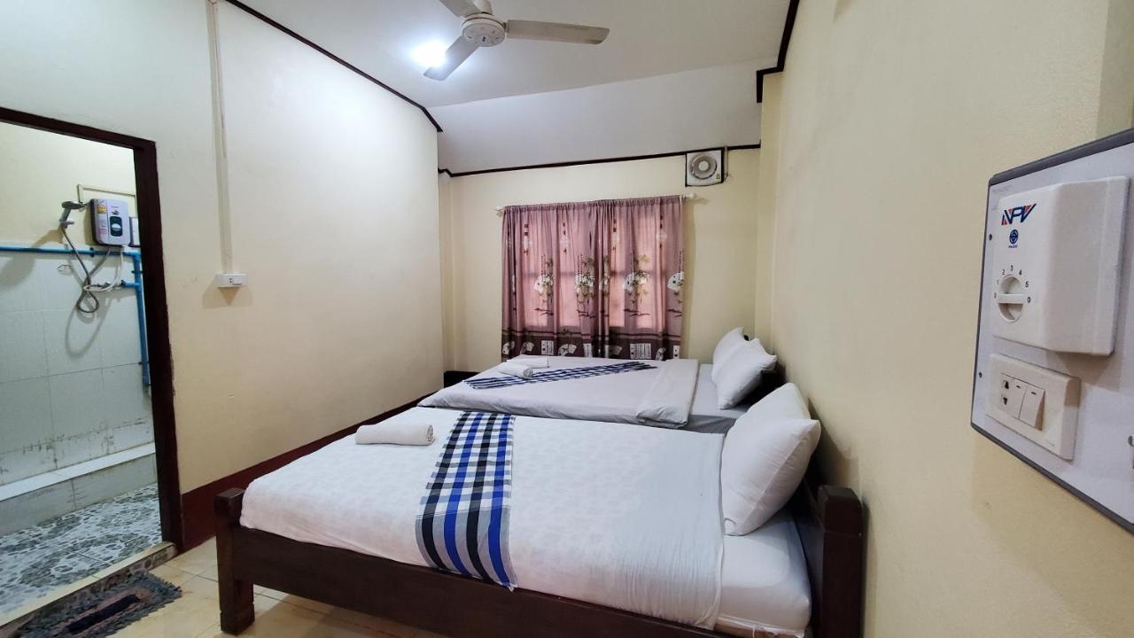 Pakbeng Guesthouse Exterior photo