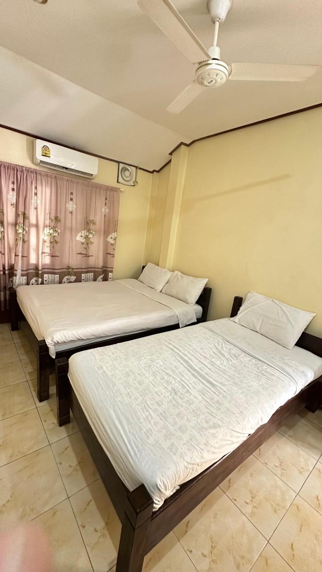 Pakbeng Guesthouse Exterior photo